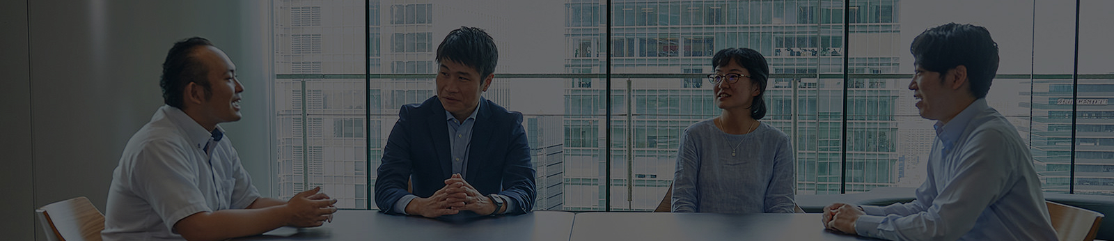 私たちの仕事を紹介・現役社員座談会